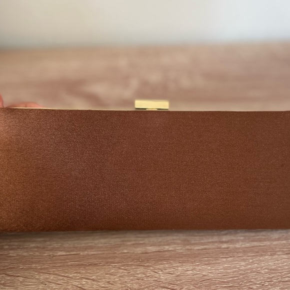 Sondra Roberts Sophisticated Crochet Jewel Beaded Rich Bronze Evening Clutch - Picture 4 of 15